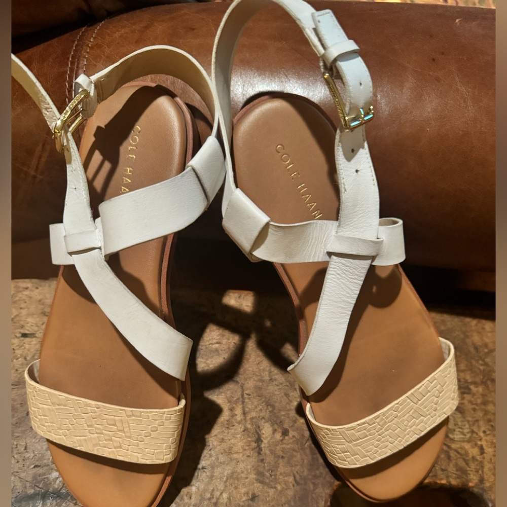 Cole Haan Findra 6 Sandals Flats Strappy Tan White